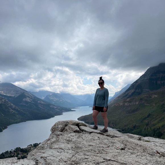 Hi! Welcome to my closet - Picture 2 of 6